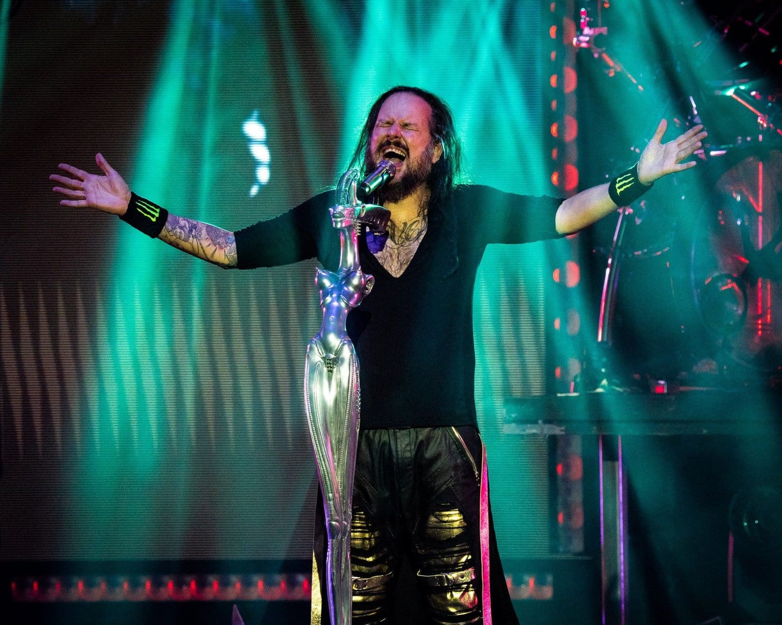 Korn performs at the BB&T Pavilion in Camden, NJ