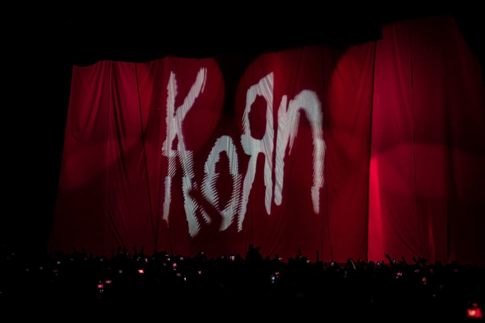 Korn performs at the BB&T Pavilion in Camden, NJ