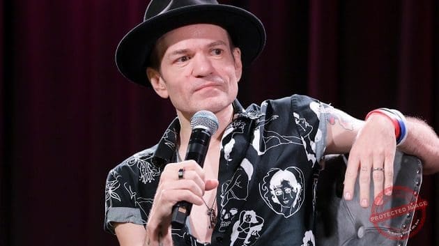 Deryck Whibley reiterates allegations against ex-manager: “I’m not a liar”