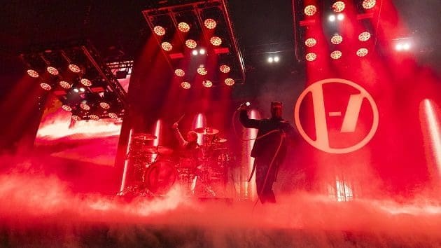 Twenty One Pilots premiere live ‘Routines in the Night’ video
