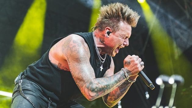 Papa Roach recreates “Last Resort” video for magazine cover shoot