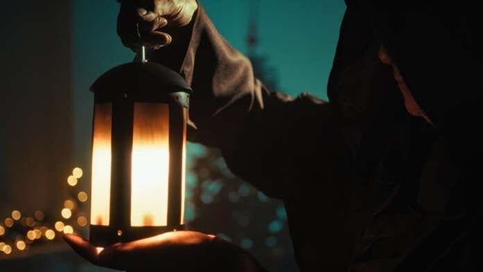 5 Spooky Christmas Novels For the Paranormal Bookworms On Your List