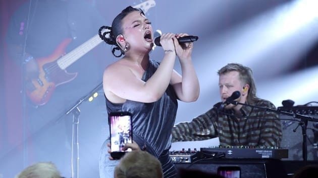 Lola Young performs at Elton John’s Oscar party as he gifts her with ‘protection’ ring